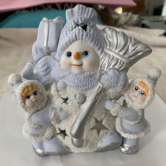 Snow Buddies Snowman Tealight - Picture 1 of 5
